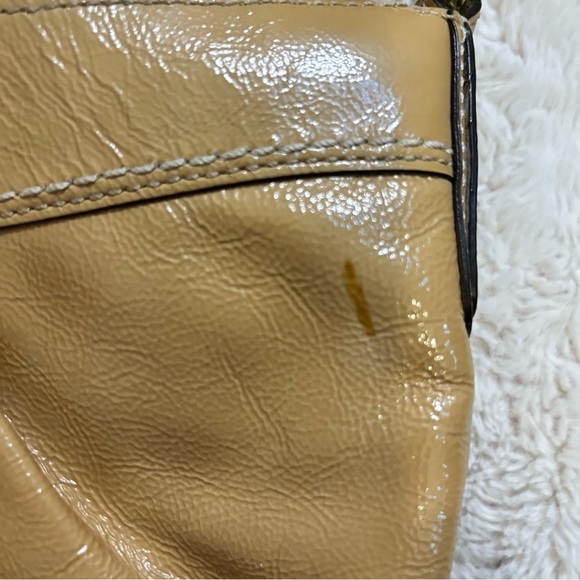 COACH | BEIGE PATENT LEATHER BAG | PLEATED BUCKLE STRAP | HOBO SHOULDER PURSE - Picture 14 of 15
